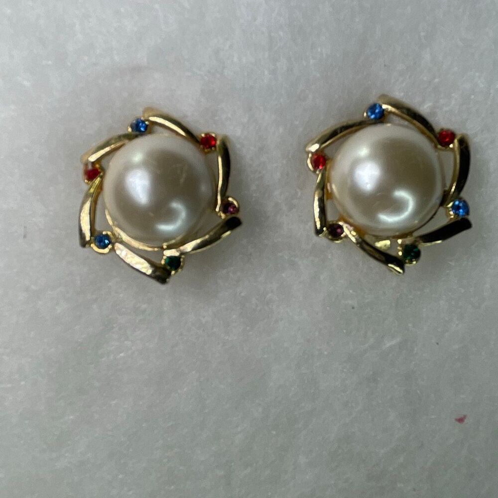 Vintage faux pearl rhinestone clip on earrings